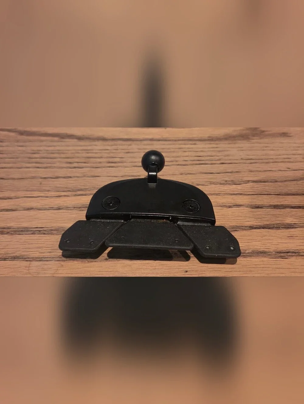 Iottie - Automatic Wireless Charging Car Mount - Apple/Android Compatible